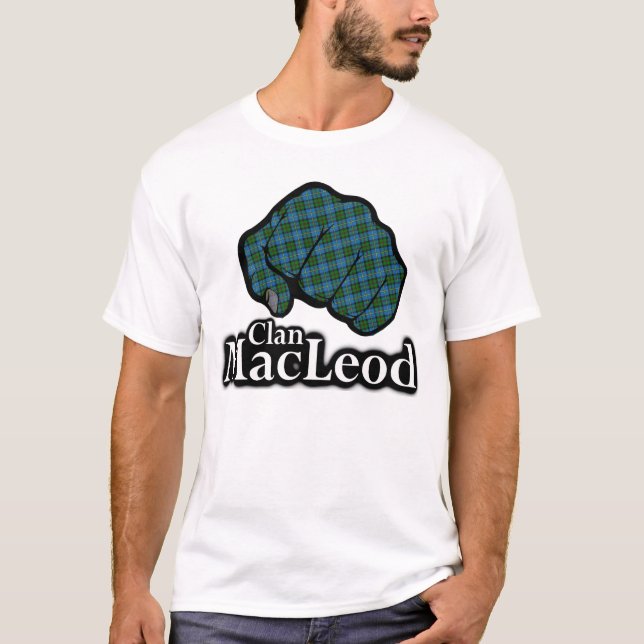 Klan MacLeod Scotland Proud Tartan Fist Tee (Framsida)