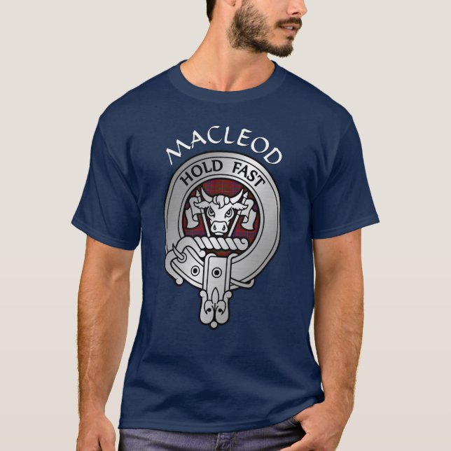 Klan MacLeod Vapensköld & Red Tartan T Shirt (Framsida)