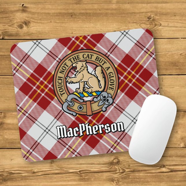 Klan MacPherson Vapensköld över Red Dress Tartan Musmatta (Skapare uppladdad)