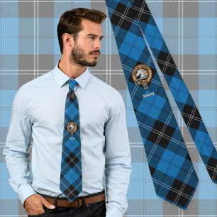 Klan Ramsay Vapensköld över Blue Hunting Tartan Slips