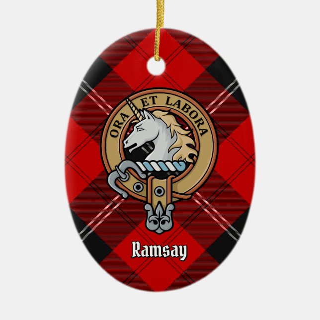 Klan Ramsay Vapensköld över Red Tartan Julgransprydnad Keramik (Framsidan)