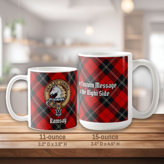 Klan Ramsay Vapensköld över Red Tartan Kaffemugg (Skapare uppladdad)