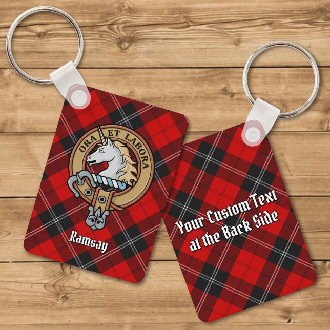 Klan Ramsay Vapensköld över Red Tartan Nyckelring (Skapare uppladdad)