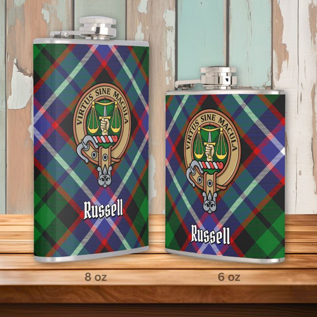 Klanen Russell Crest över Tartan Fickplunta (Skapare uppladdad)