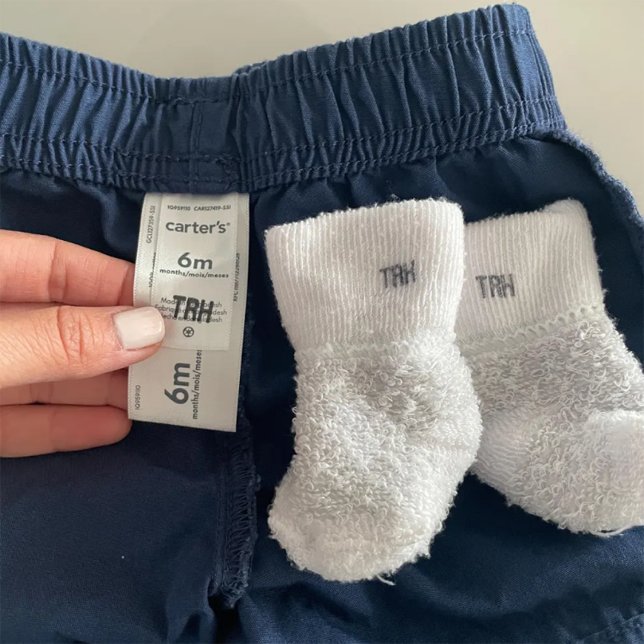 Klänningssigel med initialer självfärgande stämpel (Skapare uppladdad)