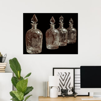 Klara etsade retro glasparfymflaskor på en vägg poster