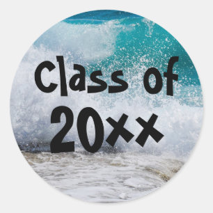 Klass 2018: Sticker för Oceanen Vågar Surfa Studen Runt Klistermärke