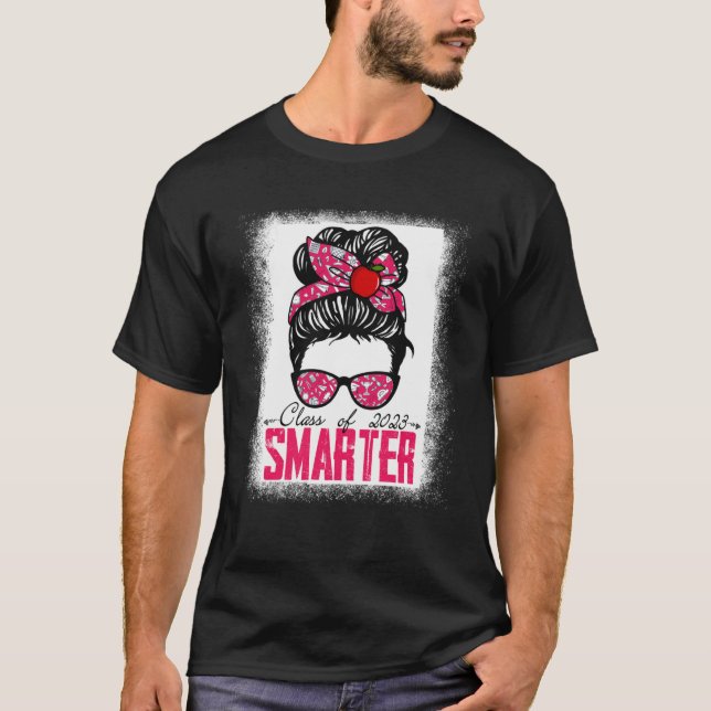 Klass 2023: Smarter Girls Messy Bun Hair Gr T Shirt (Framsida)