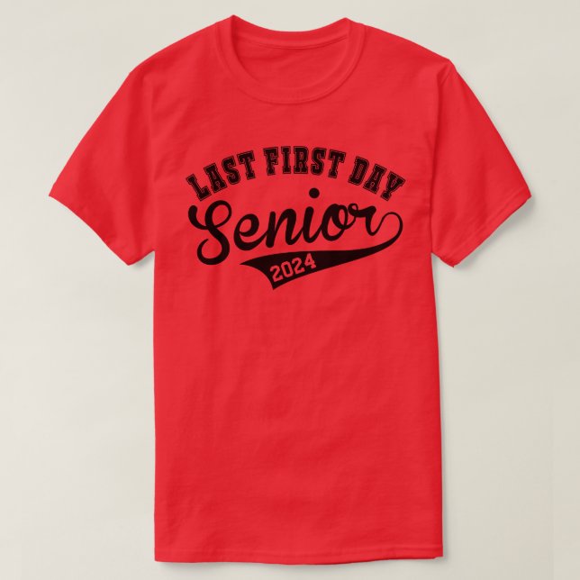 Klass 2024: Förstannade 2024 4 T Shirt (Design framsida)