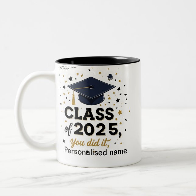 Klass 2025 Studenten Mugg - fetstil och Roligt (Vänster)