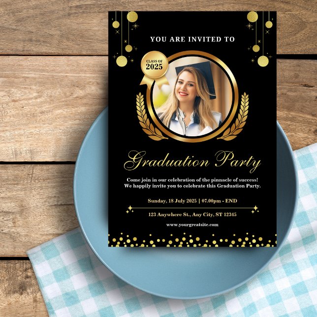 Klass 2025 Svarta och Guld Elegant Studenten Inbjudningar (Class of 2025 Black & Gold Elegant Graduation Invitation)