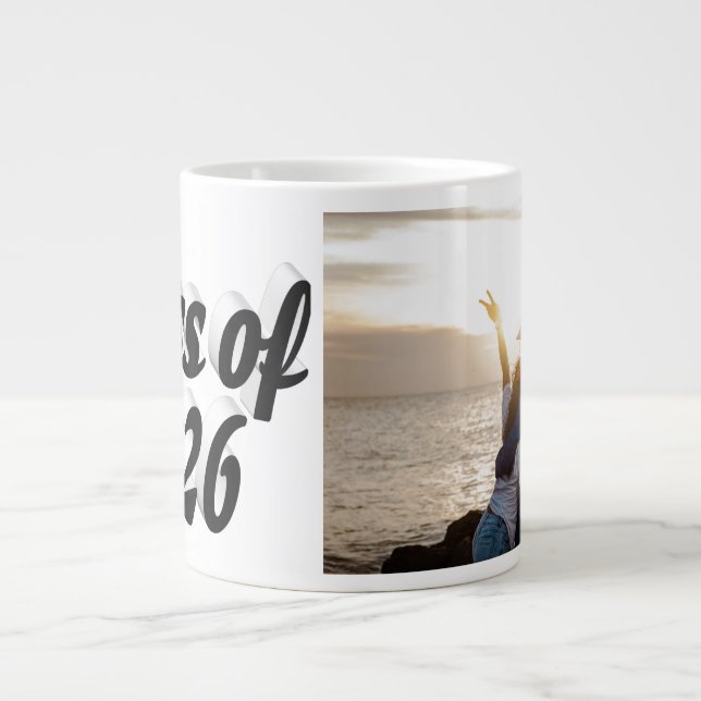 Klass 2026 svart text examensfoto  jumbo mugg (Framsidan)