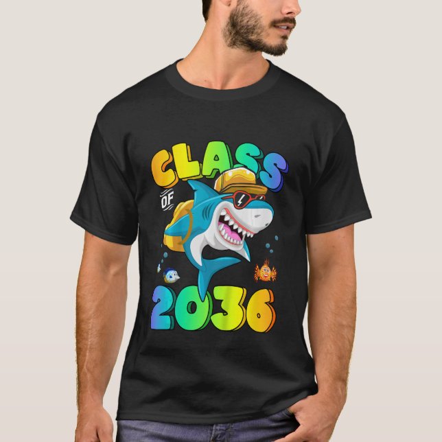Klass 2036 för barn - tillväxt med ryggsäck för ha t shirt (Framsida)