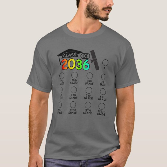Klass 2036 - tillväxt med mitt utrymme för kontrol t shirt (Framsida)