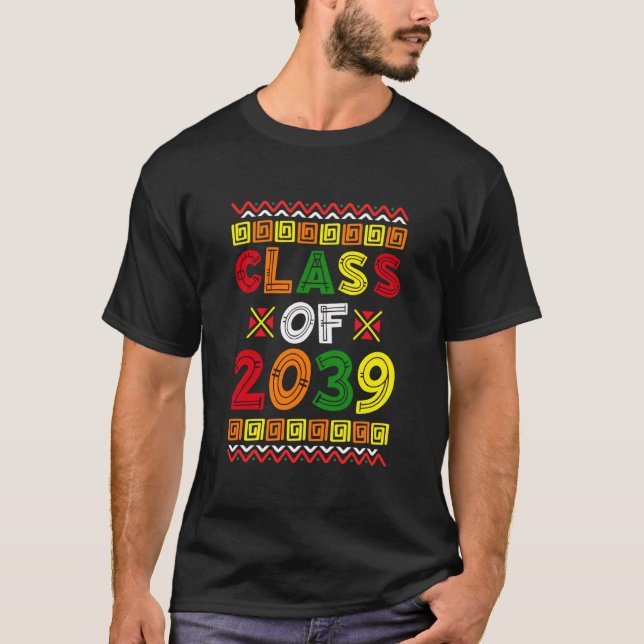 Klass 2039 Framtida HBCU-examen Afrocentrisk T Shirt (Framsida)