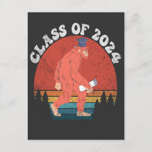 Klass av 2024: Lustigt Studenten Bigfoot Retro Gif Inbjudan Vykort