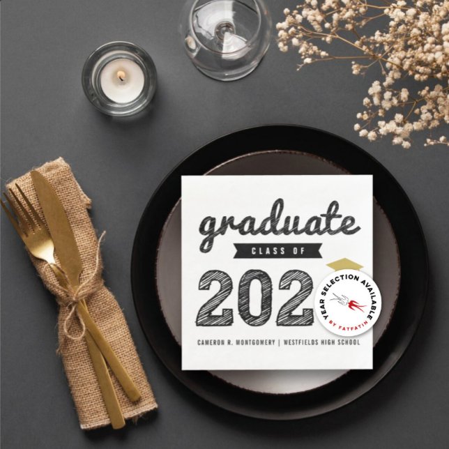 Klass av 2024-Studentfest med fet svart skiss Pappersservett (Class of 20YY Bold Black & Gold Sketch Graduation Party Paper Napkin @ zazzle.com/color_therapy)
