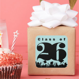 Klass av 2026 Black Silhouette Grads Tossing Caps Fyrkantigt Klistermärke