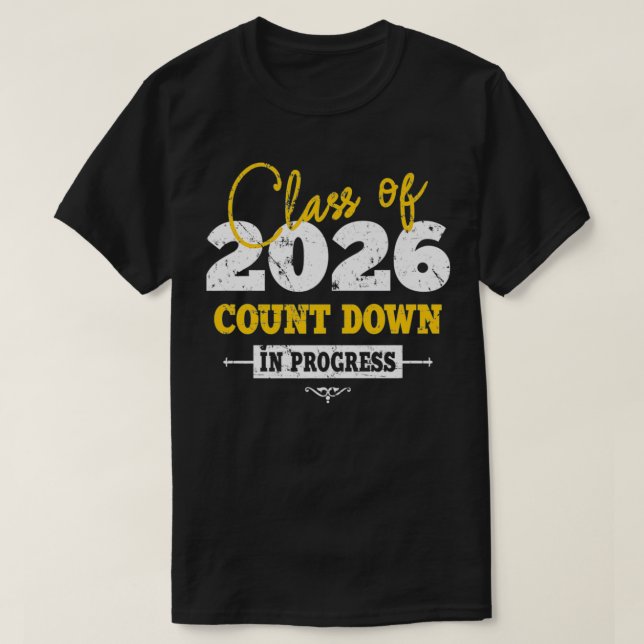 Klass av 2026 Count Down Funny Grad 2022 First Day T Shirt (Design framsida)