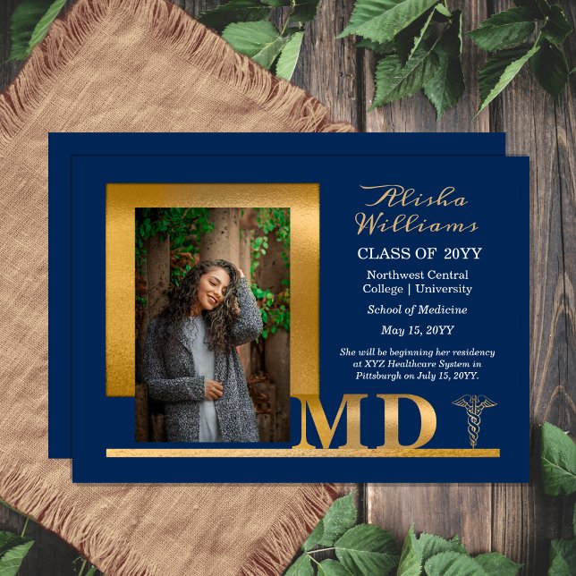 Klass Elegant Guld MD Kaduceus 1 Foto Blå Meddelande (Classy Elegant Gold Tone and Blue "MD" Doctor Physician Caduceus One Photo Graduation Announcement )