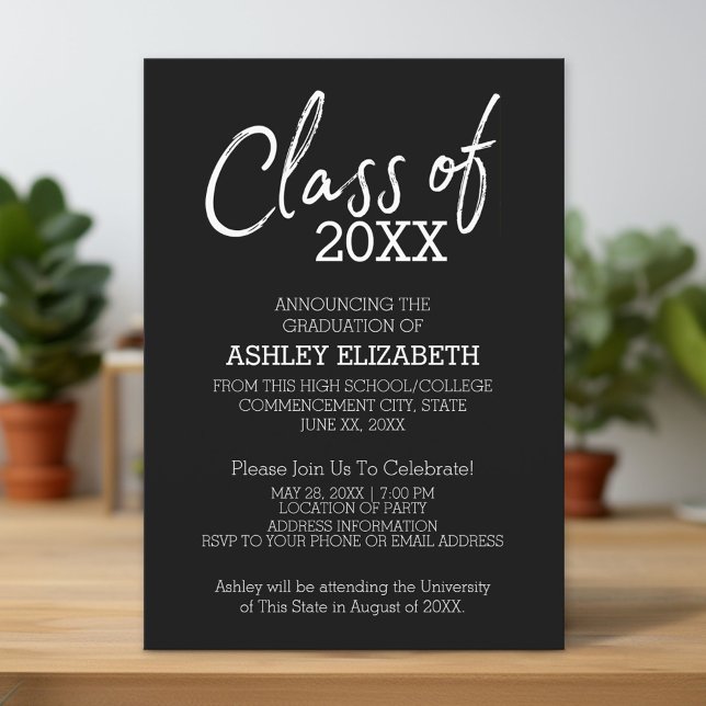Klass för ANY YEAR-Studentfest för kalligrafi Inbjudningar (Classic Black and White Graduation Announcement and Invitation)