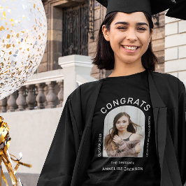 Klass på 2023: gratulerart student-foto av minimal t shirt