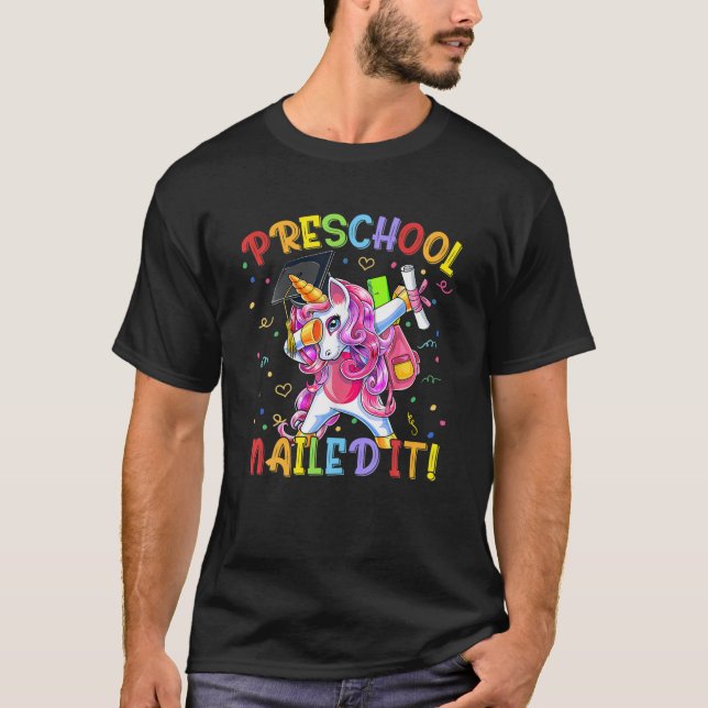 Klassen Preschool Studenten av 2021 dabbing Unicor T Shirt (Framsida)