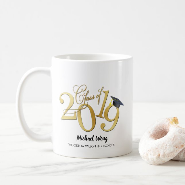 Klassificerar skraj guld för personligen av 2019 kaffemugg (Med munk)