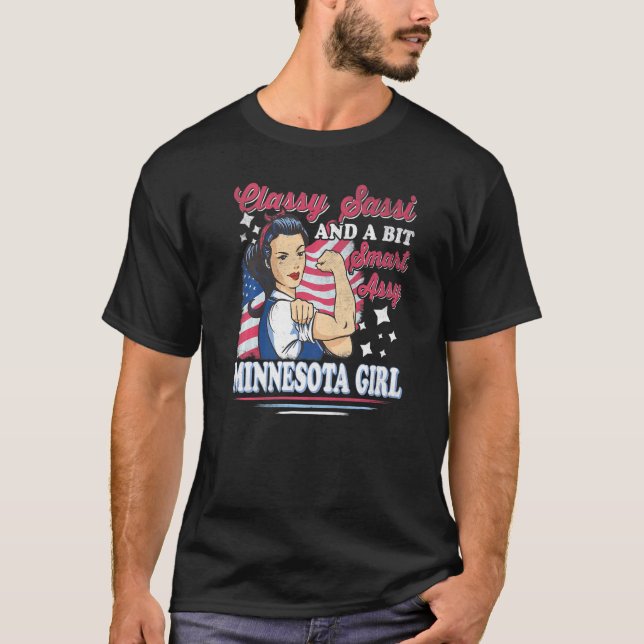 Klassig Sassi Och En Smart Assi Minnesota Tjej P T Shirt (Framsida)