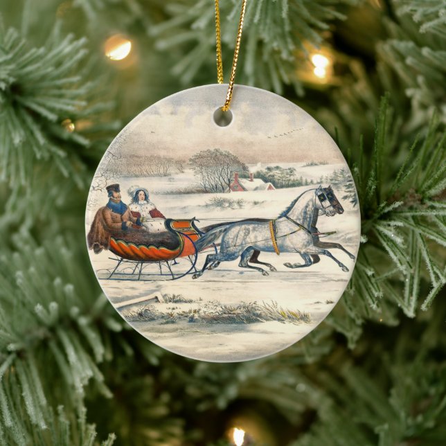 Klassisk 1853 Slädtur Currier Ives Landsväg Vinter Julgransprydnad Keramik (Träd)