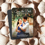 Klassisk Anpassningsbar Photo Bröllop spara datum Magnet<br><div class="desc">Minimalistiskt foto Spara datumet Bröllop magnet 🌟 tidslös elegance Collection: Modern Bröllop & Anni00-inbjudan ✨ 🌟 fira sambanden mellan hjärtan och vår "tidslösa elegance"-samling - en fängslande serie av Modern Bröllop och jubileumsinbjudningar som sömlöst kombinerar minimalistisk design med kalligrafi och skapar en fantastisk keepy för speciella dag . 💑 din...</div>