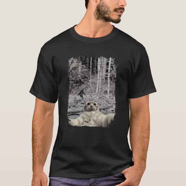 Klassisk Bigfoot Rolig Katt T Shirt (Framsida)