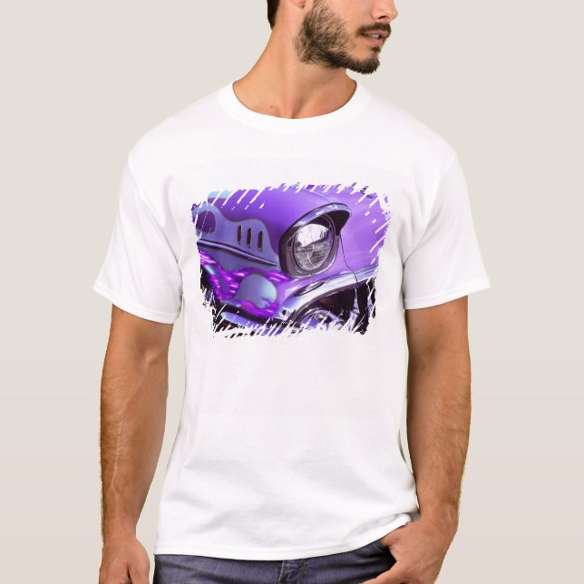 Klassisk bil: Chevrolet med brinnande motorhuv Tee Shirt (Framsida)