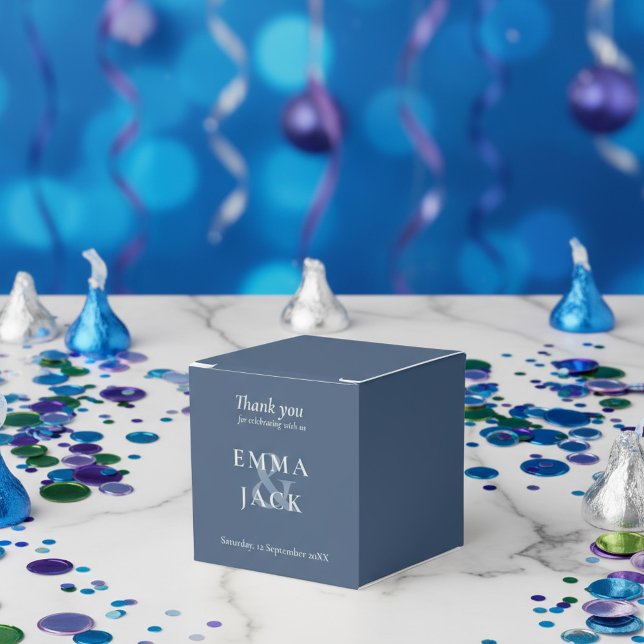 Klassisk blå elegant serif-teckensnitt modern et-t presentaskar (Classic Blue Elegant Serif Font modern ampersand Favor Boxes.)