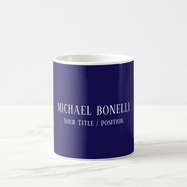 Klassisk blå färg Elegant serif-teckensnitt minima Kaffemugg (Center)