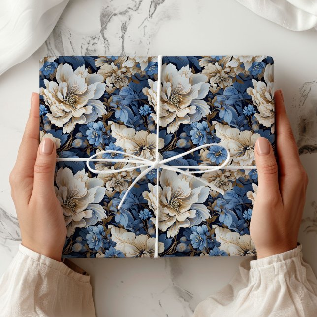 Klassisk Blå Vit Elfenbensfärgad Blommig Presentfö Presentpapper (Classic Blue White Ivory Floral Gift Wrapping Paper)