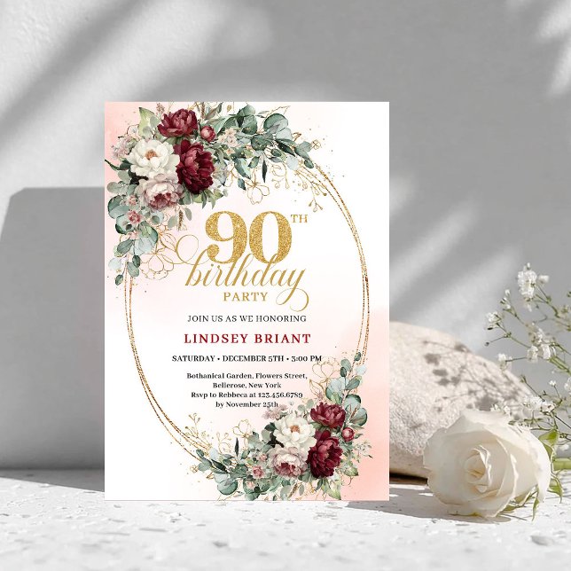 Klassisk Burgundy Blommig Guld 90-års Födelsedagsi Inbjudningar (Classic Burgundy Floral Gold 90th Birthday Invitation)