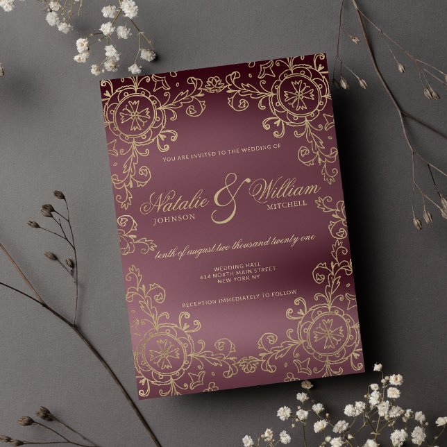 Klassisk burgundy guld blommigt ornament bröllop inbjudningar (Classic burgundy gold floral ornament wedding)