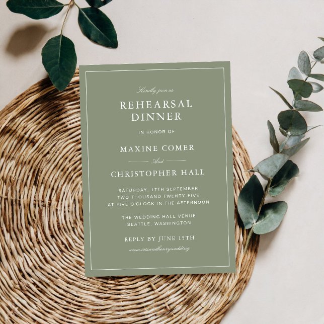 Klassisk dammig grön manus repetition middag inbjudningar (Classic dusty green rehearsal dinner invitations set a warm tone for a memorable gathering.)