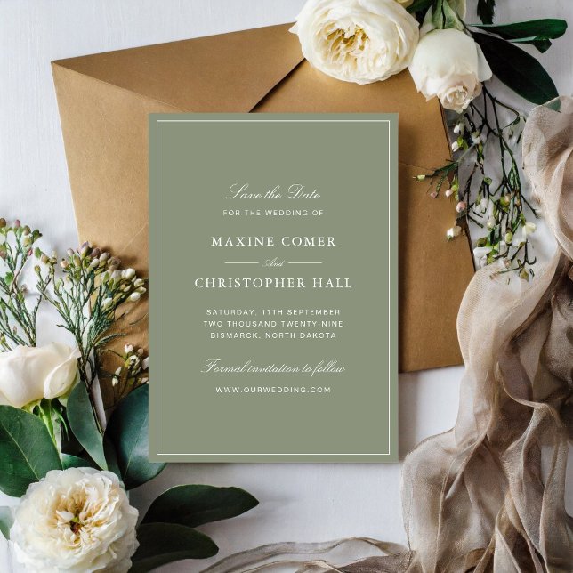 Klassisk dammig grön script bröllop spara datumet (Classic dusty green save the dates announce your wedding with timeless elegance and charm.)