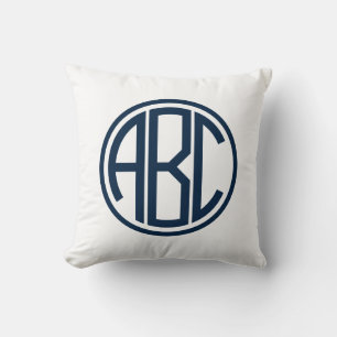 Klassisk dekorativ prydnadskudde med monogrammönst