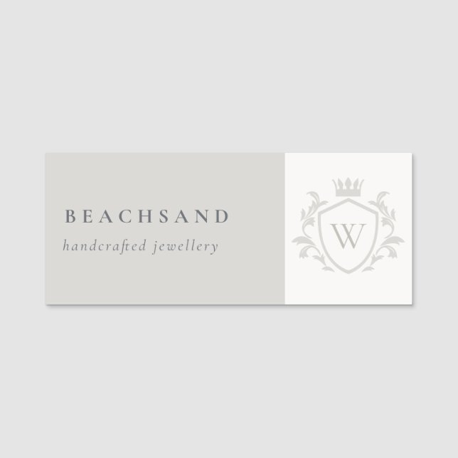 Klassisk Elegant Grått Monogram Blommigt Krona Vap Namnbricka (Framsida)