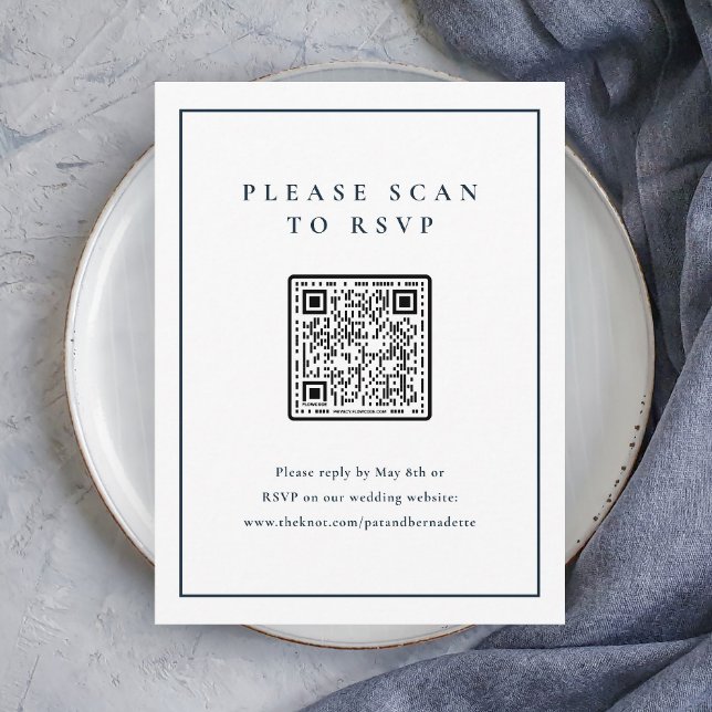 Klassisk Elegant Marinblå Bröllops QR-kod Tilläggskort (Elegant Navy Blue and White Wedding QR Code Rsvp Enclosure Card.)