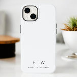 Klassisk Elegant Modern Minimalist Monogram Namn<br><div class="desc">Höj din smartphone med vår klassiska Elegant Modern Minimalist Monogram Namn iphone case. Detta noggrant designade fodral kombinerar tidlös sofistikering med contemporary minimalism. Den är konstruerad för perfekt och skyddar inte bara enheten utan tillför också en liten bit personlig stil. Med alternativen för anpassning av monogram och namn får du...</div>