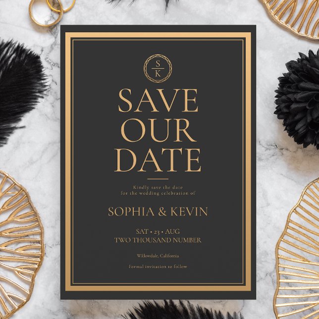 Klassisk enkel elegance Guld Black Bröllop Spara Datumet (A sophisticated and chic save the date card that features your names in gold on a black background.)