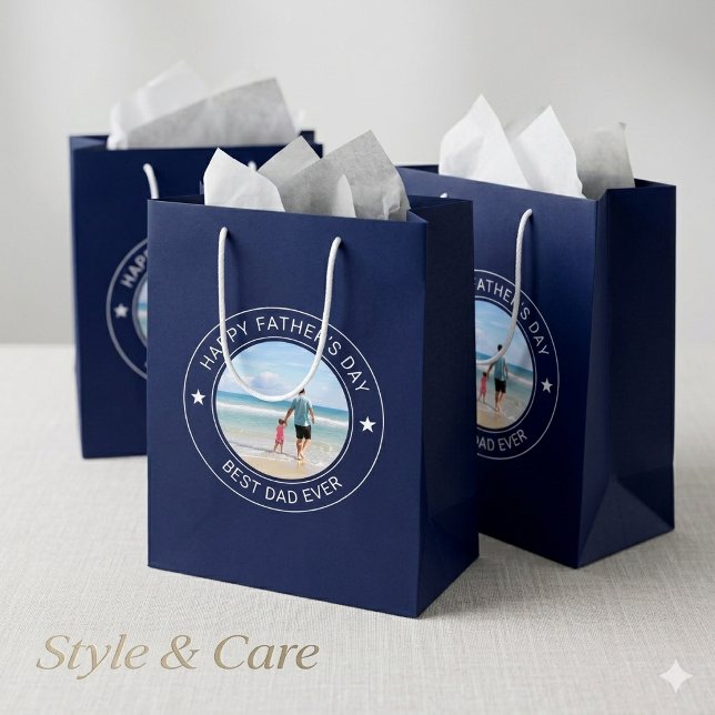 Klassisk fadersdagspresent i marinblå mellanstor p (Classic Style Fathers Day Navy Medium Gift Bag)