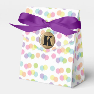 Klassisk favoritruta för polka-punkt-monogram presentaskar