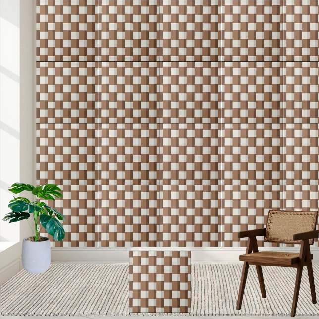 Klassisk geometrisk brun och vit kontrollerad plat kakelplatta (Classic Geometric Brown and White Checkered Tile)