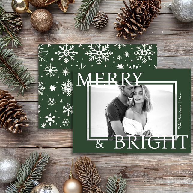 Klassisk grön Merry & Bright Djärv Snöflinga Foto Julkort (Classic Green Merry & Bright Bold Snowflake Photo Holiday Card)