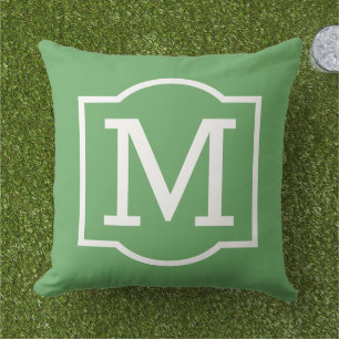 Klassisk grön vit fäst monogram kudde